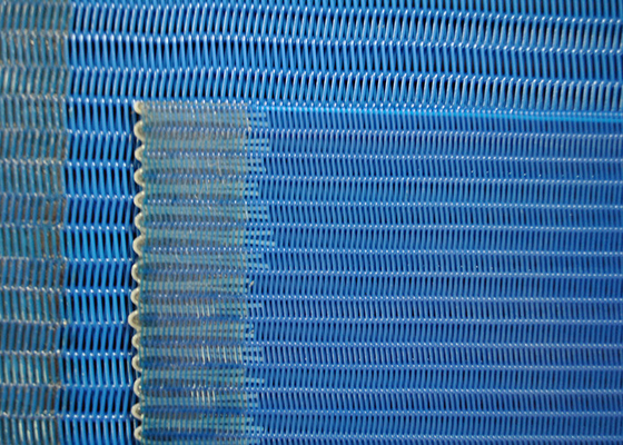 Spiral Loop Width 1-10mm Polyester Mesh Belt Flat Surface