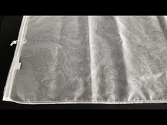 বাদামের দুধের ব্যাগ